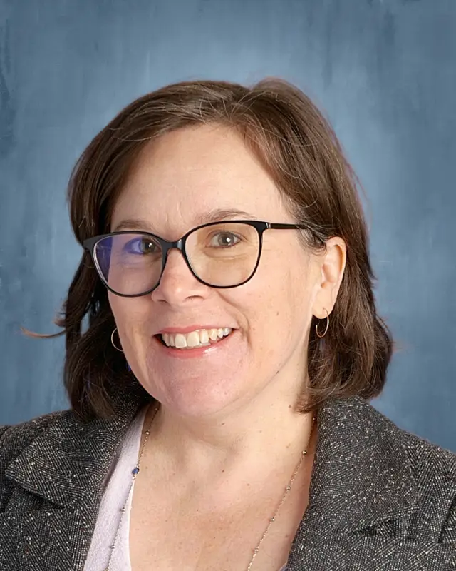 Mme. Lesley Hammill